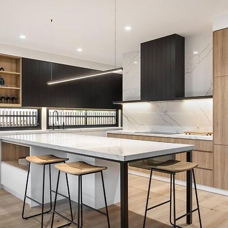 Kirks On Park - Brand New Luxury Home, Great Location ซอร์เรนโต ภายนอก รูปภาพ