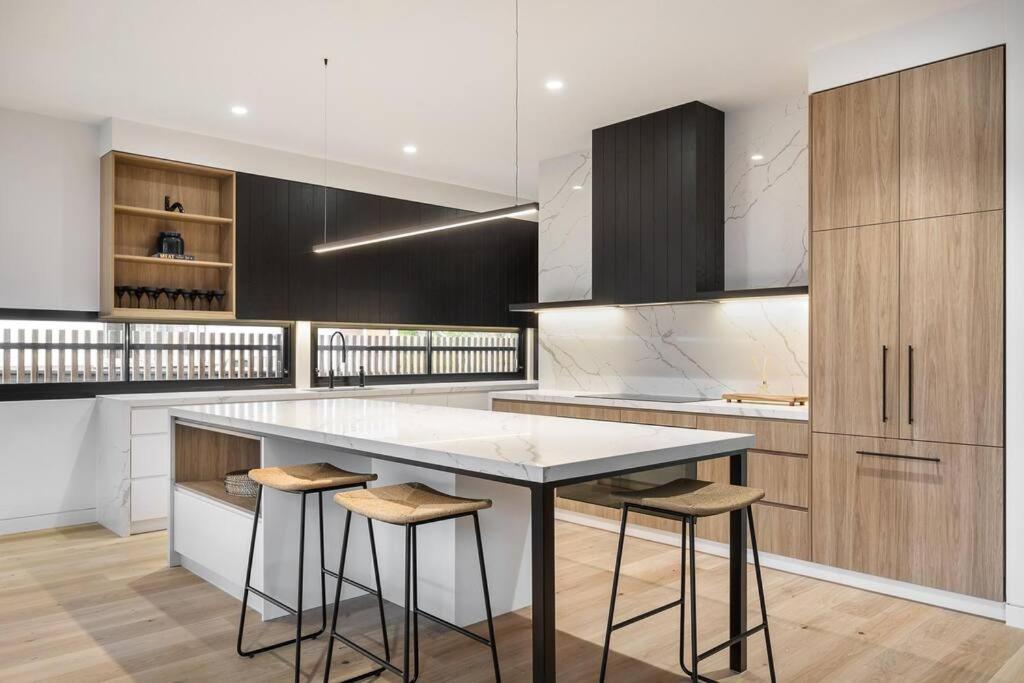 Kirks On Park - Brand New Luxury Home, Great Location ซอร์เรนโต ภายนอก รูปภาพ