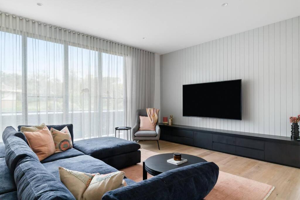 Kirks On Park - Brand New Luxury Home, Great Location ซอร์เรนโต ภายนอก รูปภาพ